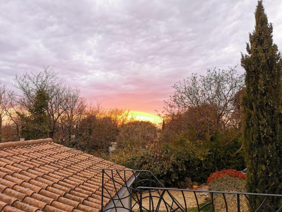 Entre Ventoux Et Luberon, Appartement Dans Maison. Malemort-du-Comtat Exterior photo