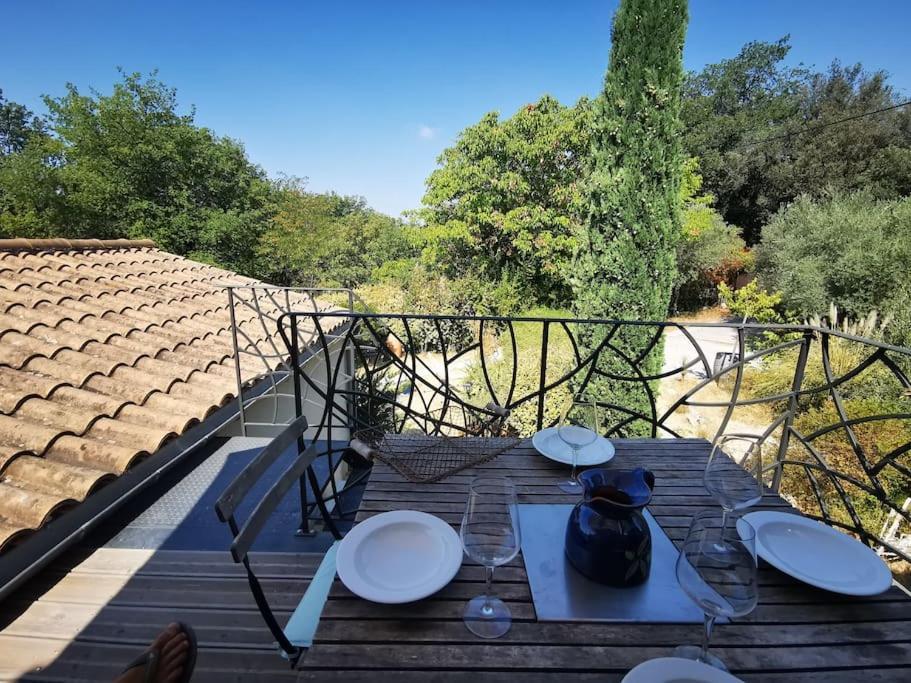 Entre Ventoux Et Luberon, Appartement Dans Maison. Malemort-du-Comtat Exterior photo